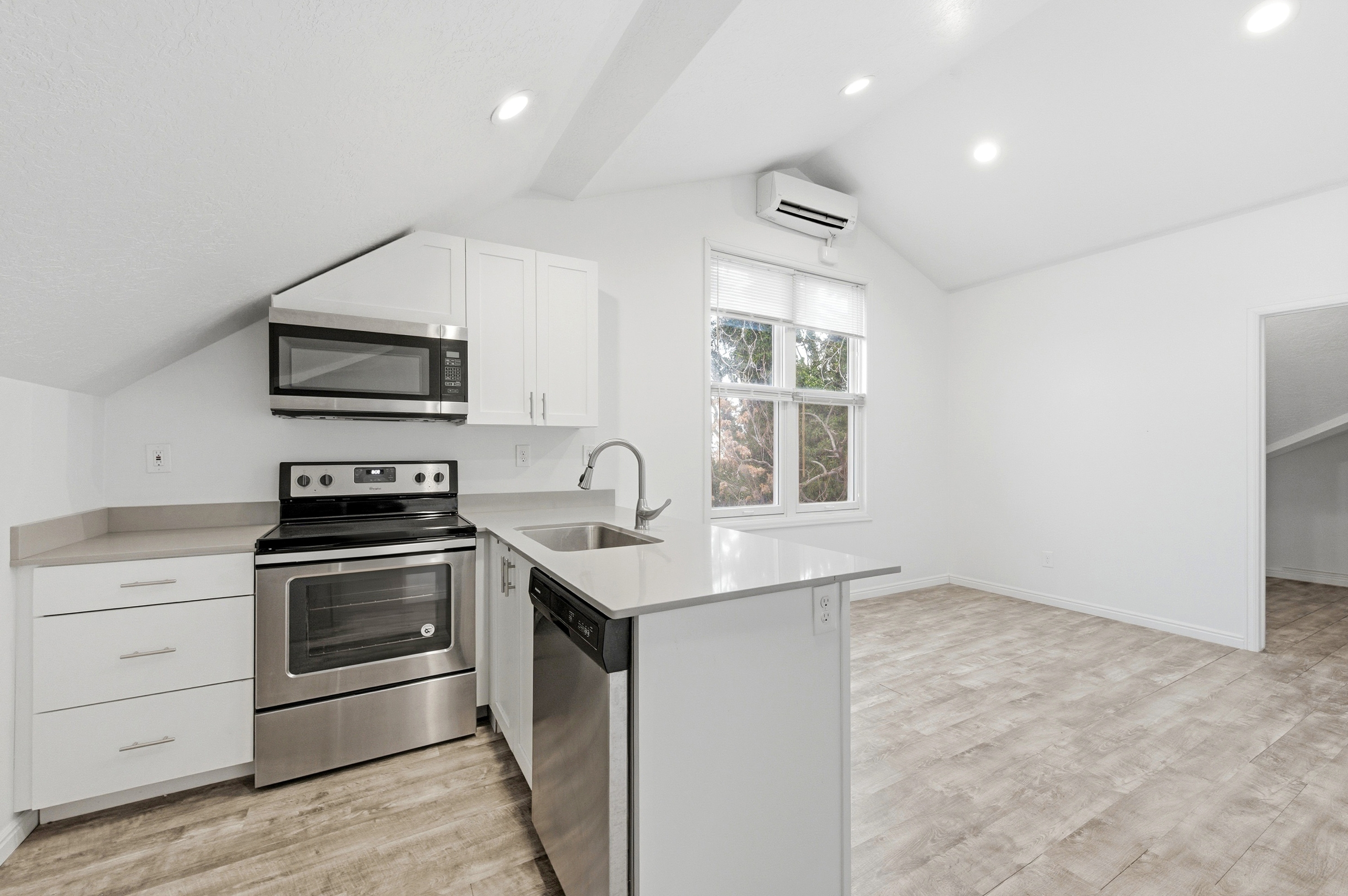 402 N. Center Street - 7